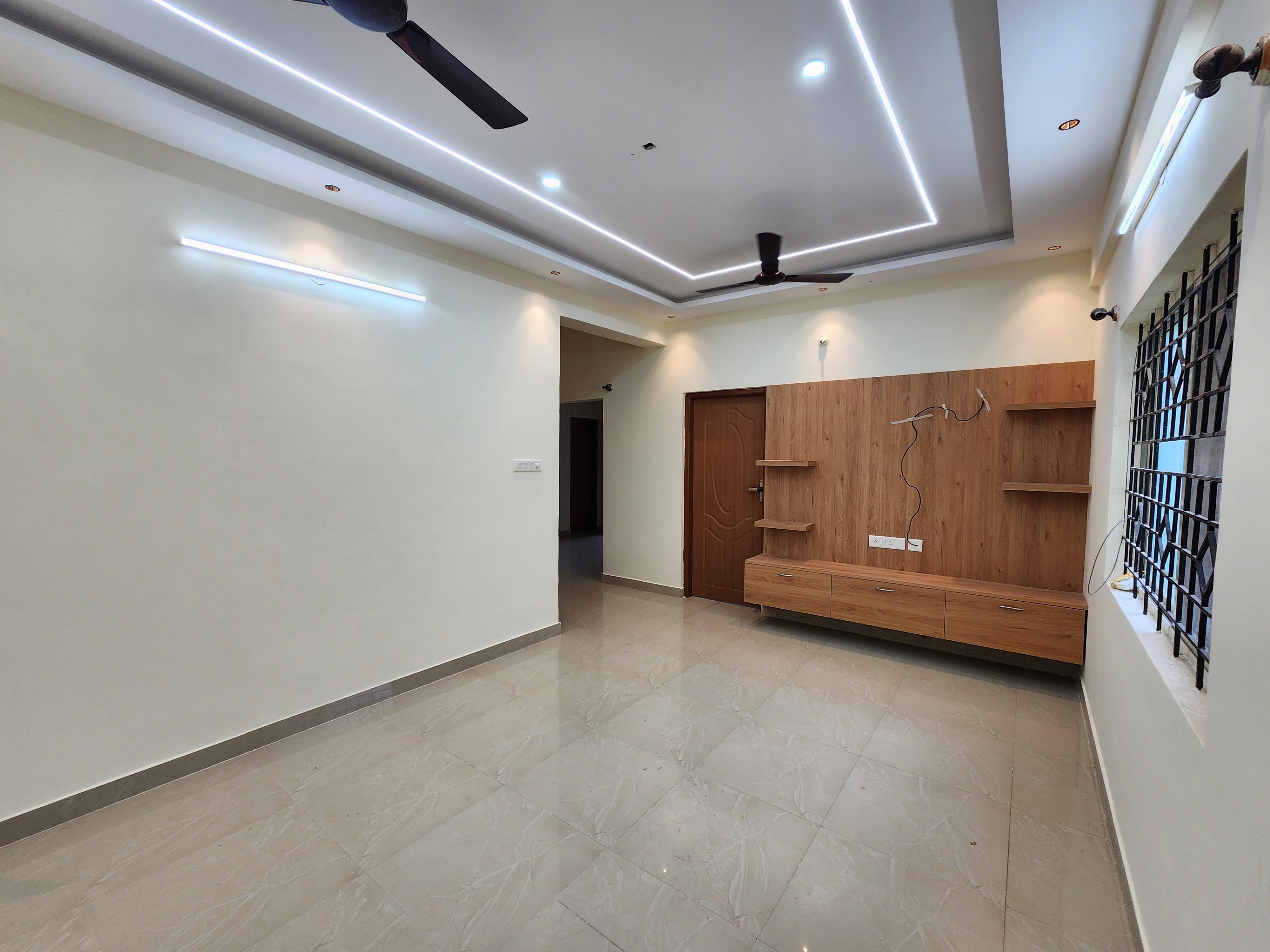 SILVER CLOUDS RESIDENCY